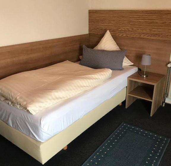 اتاق استاندارد یک نفره, Gasthof Zur Post Hotel   Restaurant