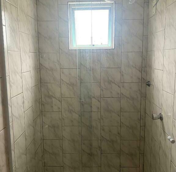اتاق استاندارد سه نفره, Interpraias