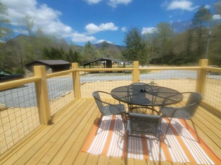 Бунгало Стандарт, Maggie Valley Cabin Rentals