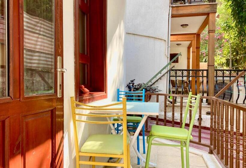 Апартаменты 1 Спальня с Балконом, Amigo Apartments
