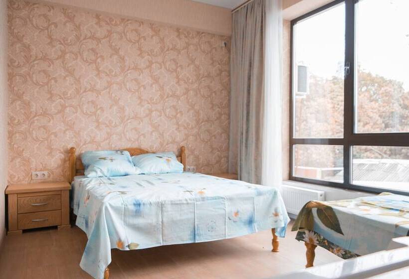 اتاق راحتی سه تخته, Guest House Kolibri Beach