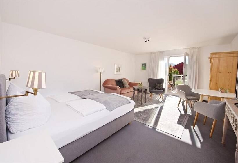 Апартаменты 3 Спальни, Landhotel Herzberger Garni Zimmer & Ferienwohnungen