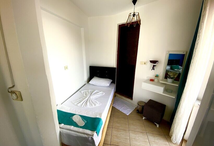 اتاق کلاسیک سه تخته, Sakin Otel