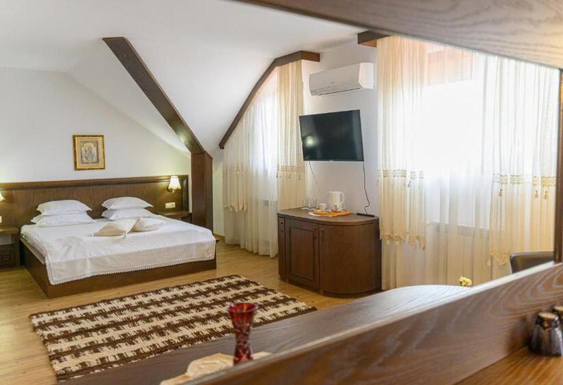 Полулюкс, Boutique Hotel L Do Rado