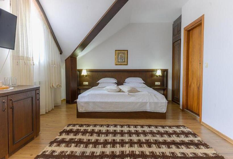Полулюкс, Boutique Hotel L Do Rado