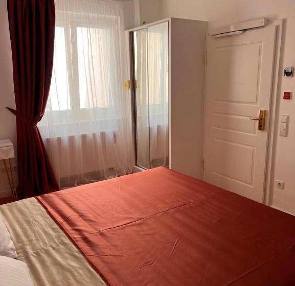 اتاق استاندارد با تخت بزرگ برای معلولان, Art Hotel House One