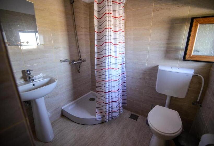 اتاق اکونومی, Vila Onasis