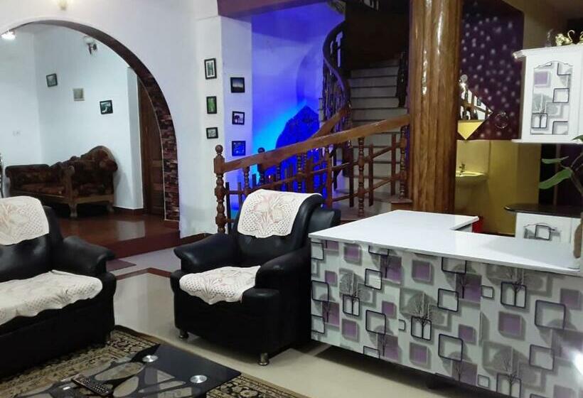 اتاق کلاسیک سه تخته, O Cardamom Rock Inn