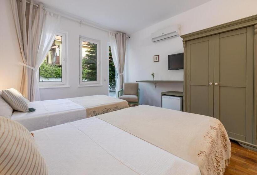 Номер Стандарт с Балконом, Yonca Anjelika Otel