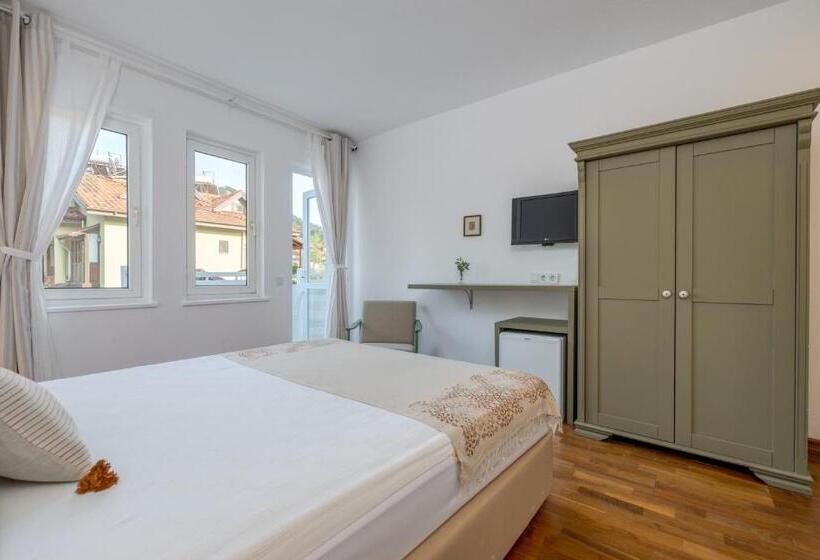 Номер Стандарт с Балконом, Yonca Anjelika Otel