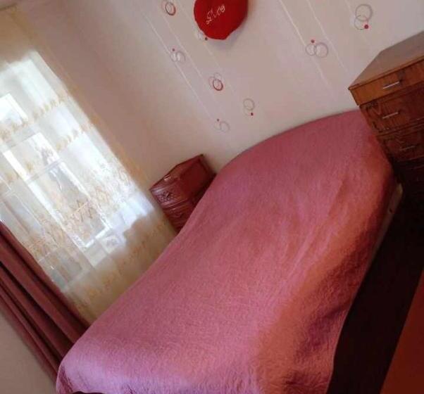 اتاق استاندارد با چشمانداز باغ, Iamze S Guest House
