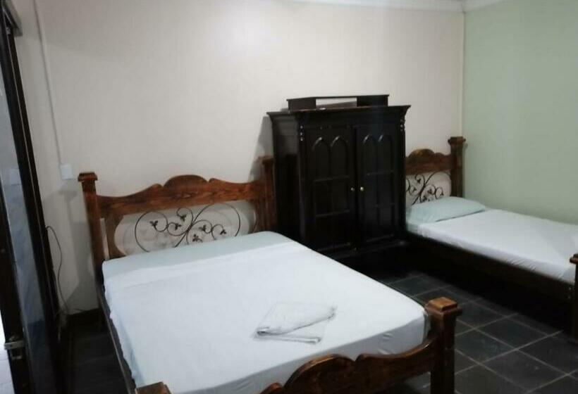 غرفة عائلية, El Tucan Alajuela