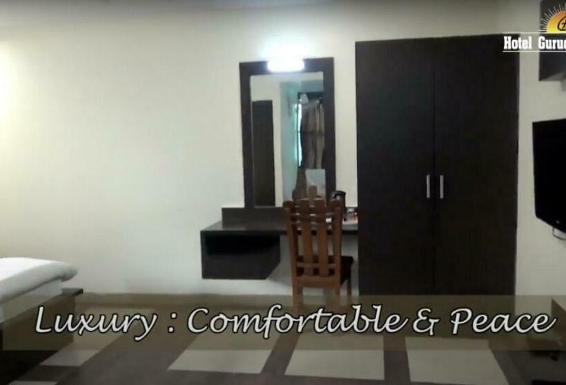 Номер Deluxe, Gurudev Palace, Banda Couples Not Allowed