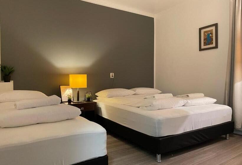 اتاق استاندارد سه تخته با سرویس بهداشتی مشترک, Kastali Guesthouse