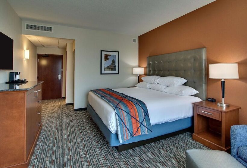 Номер Deluxe, Drury Inn & Suites Iowa City Coralville