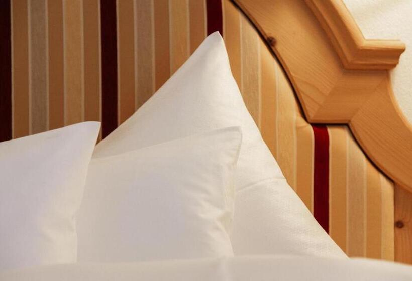 Quarto Comfort, Kristall