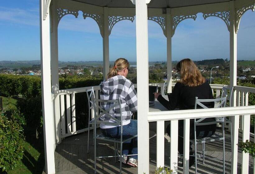 Семейный Номер Премиум, Manor Views Nz