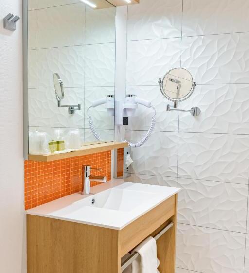 Номер Стандарт Трехместный, Logis Grand Hôtel Des Bains