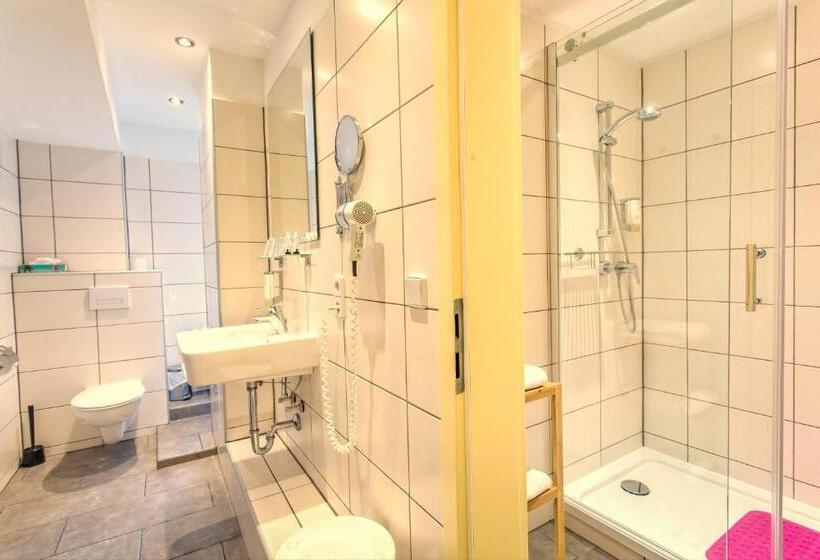 Апартаменты 1 Спальня Вид на Сад, & Restaurant ,,zur Alten Oder In Frankfurt Oder