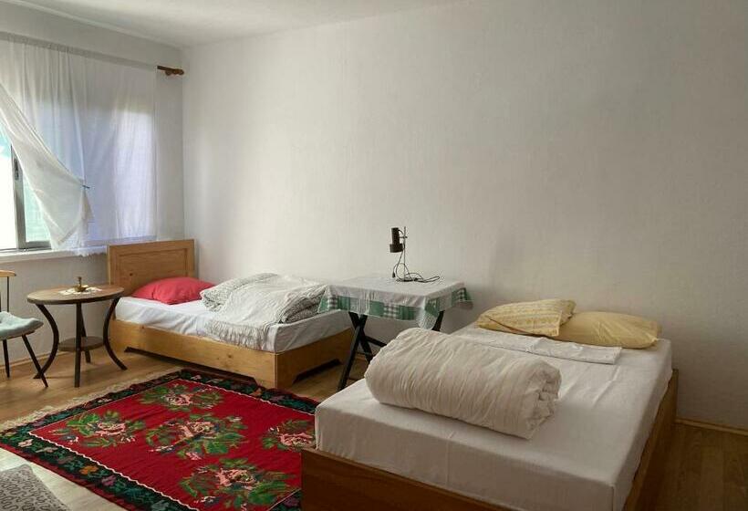 스탠다드 트리플 룸, Rupa Guest House Camping Shkoder
