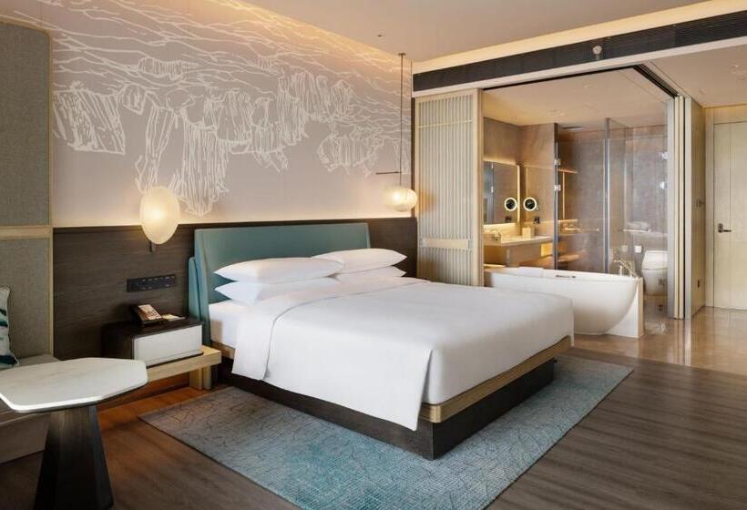 Номер Deluxe Кровать Кинг, Qinhuangdao Marriott Resort