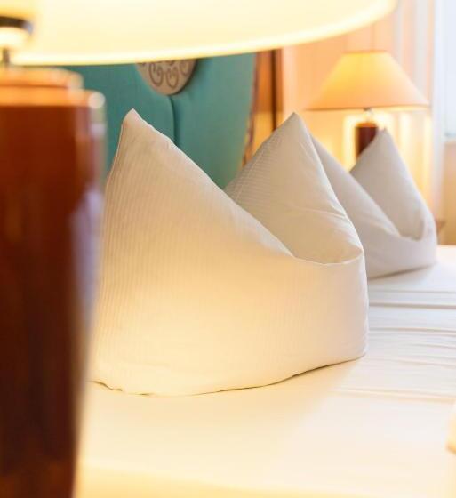 اتاق استاندارد سه نفره, Altstadthotel Am Theater