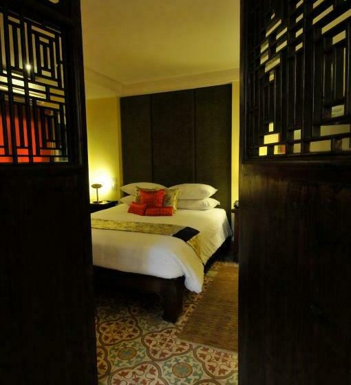 2 Bedroom Suite Pool View, Chakrabongse Villas