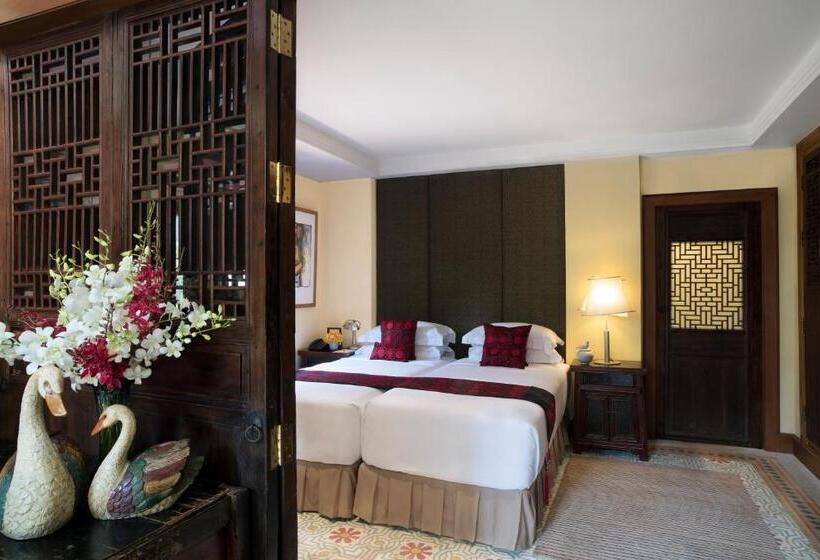 2 Bedroom Suite Pool View, Chakrabongse Villas