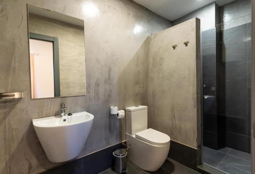 اتاق استاندارد سه نفره, Albergue Inturjoven Cazorla