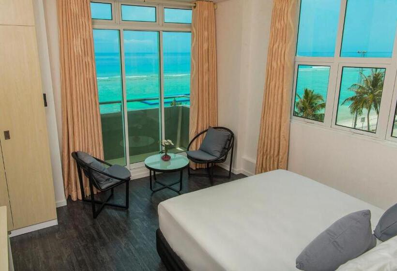 اتاق لوکس با بالکن و چشم‌انداز دریا, Acacia Beach