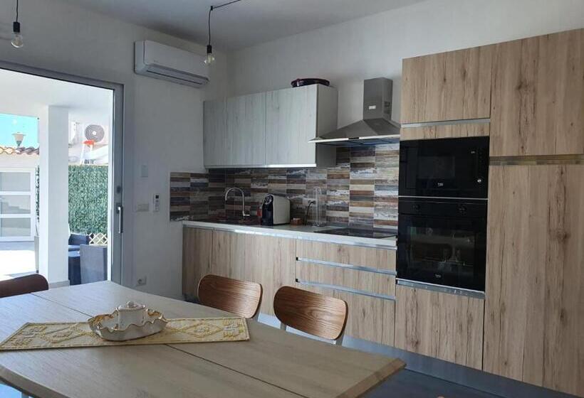 Номер Стандарт, Sardiniarooms Tortolì Old Town