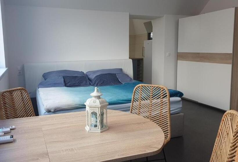 1 Bedroom Apartment Lake View, Stég Stúdió Stb.