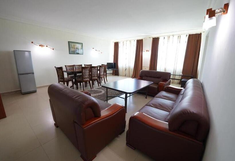 سوییت لوکس, Maria Resort
