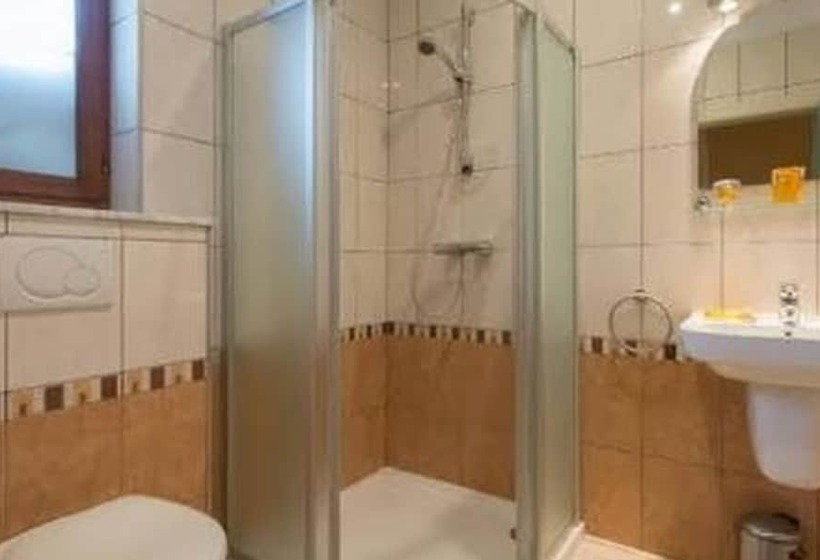 Номер Комфорт, B&b Casa Roman & Vakantiewoning Voor 1 Pers Tot Max 32 Personen
