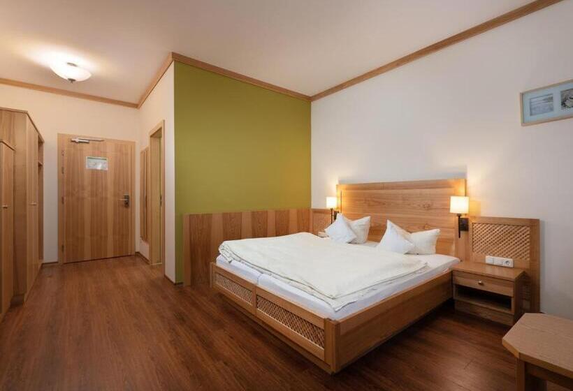 Номер Стандарт с Балконом, Familotel Schreinerhof