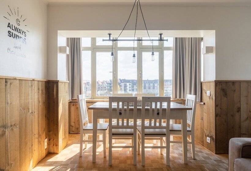 Семейные Апартаменты, West Bay