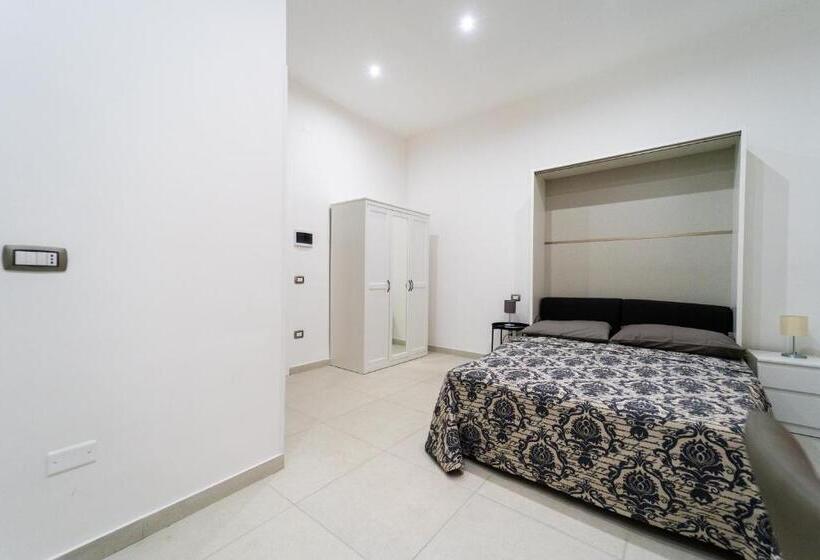 اتاق استاندارد, Casa Romeo Napoli