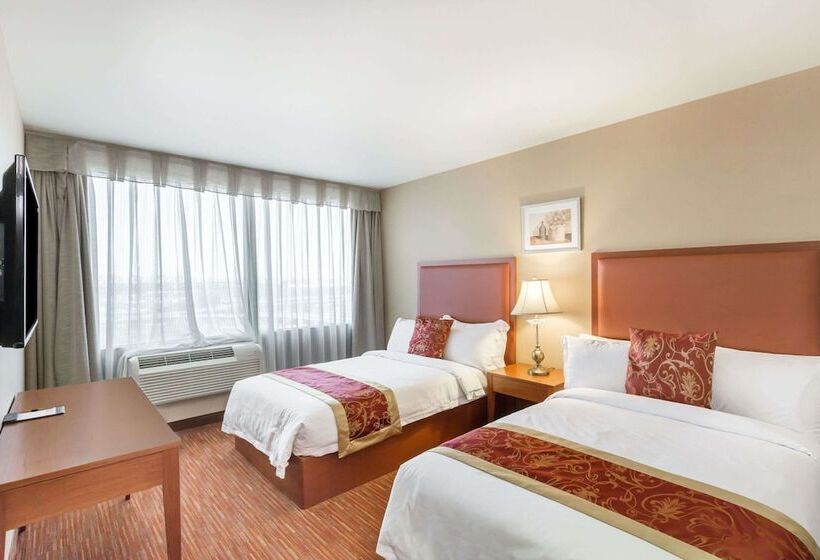 اتاق استاندارد با 2 تخت دوبل, Ramada By Wyndham Flushing Queens