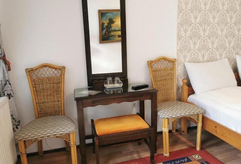Номер Стандарт, Casa Cu Cerdac