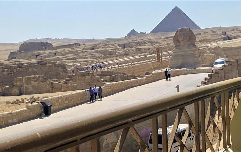 اتاق استاندارد با بالکن, Seven Pyramids View Inn