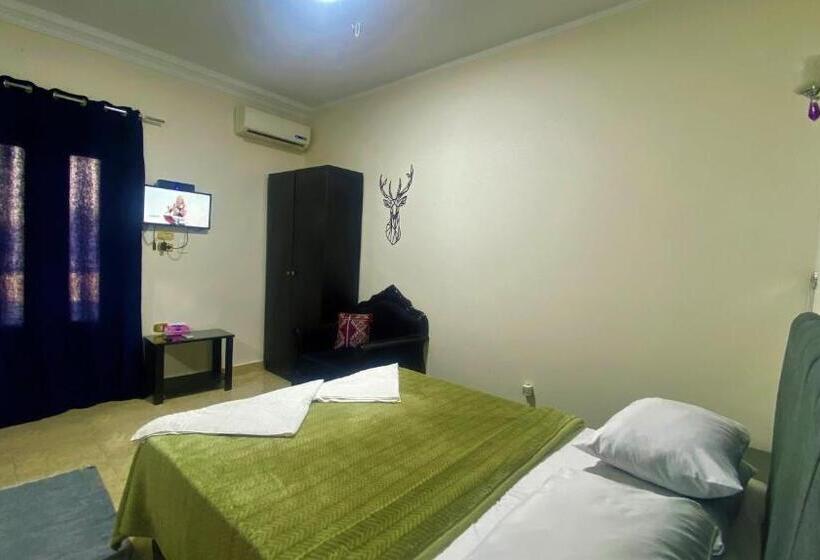 اتاق استاندارد با بالکن, Seven Pyramids View Inn