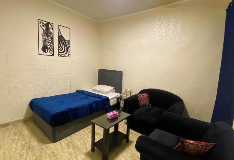 اتاق استاندارد با چشم‌انداز, Seven Pyramids View Inn