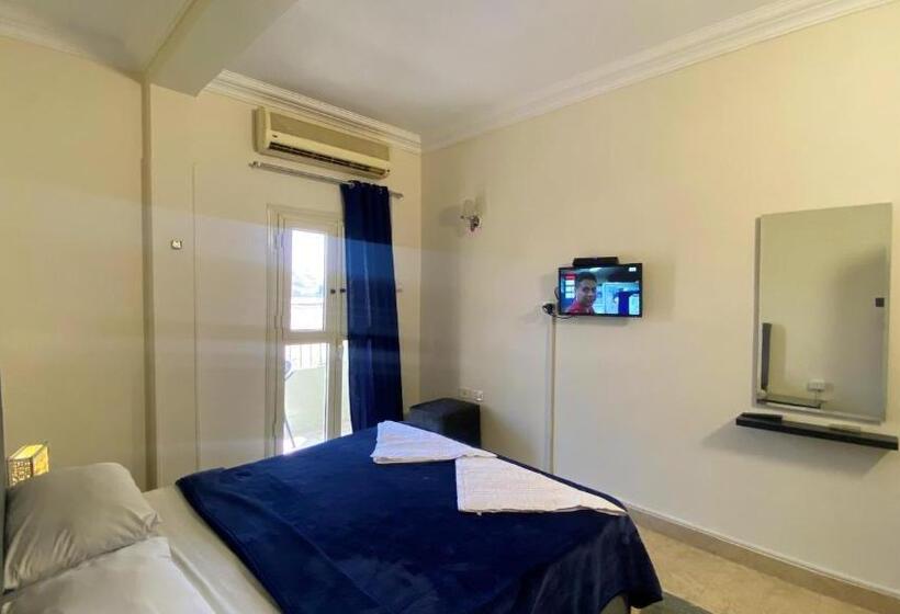 اتاق استاندارد با چشم‌انداز, Seven Pyramids View Inn