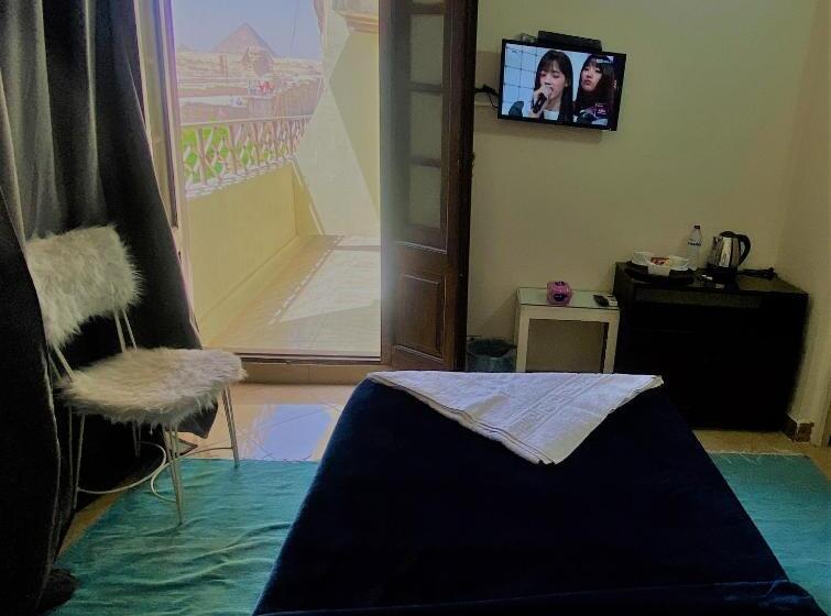 اتاق لوکس یک تخته, Seven Pyramids View Inn