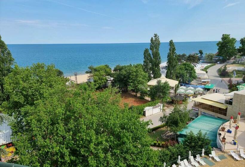 דירת חדר נוף לים, Apartment Golden Sands, Sea View, Beach Front, Private Property