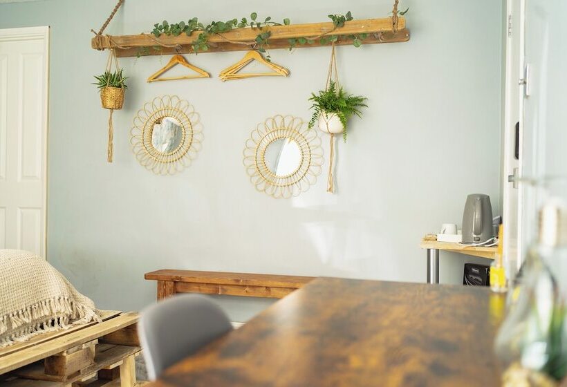 Номер Стандарт, Saltwater Guest House