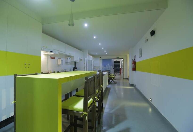 חדר סטנדרט לשלושה, Concept Design Hostel & Suites