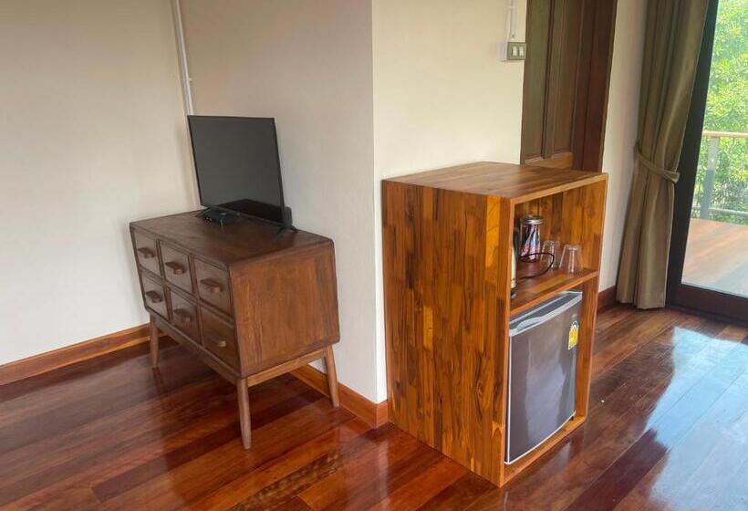 Стандартный Номер Кровать Кинг, Banmai87 Guest House บ้านไม้87 เกสต์เฮ้าส์