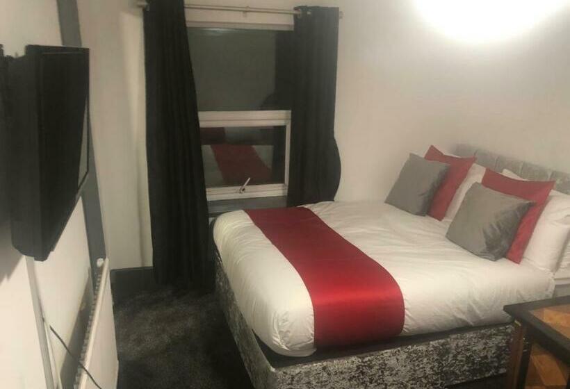 Quarto Triplo Estandar, Kirubash Central Pier