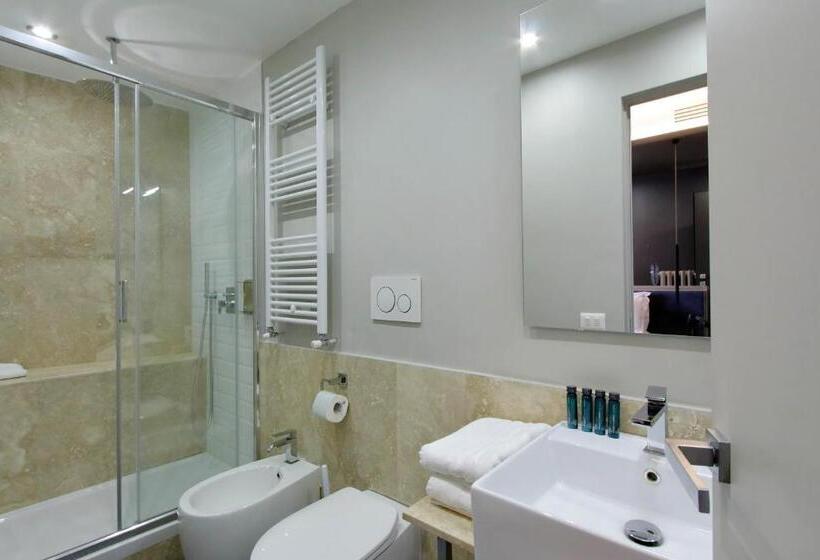 Comfort room with balcony, Vico Fashion District